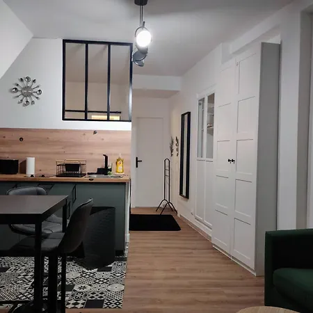 Très Beau Quartier Cathédrale Bord De Loire